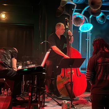 Fat Cat LV - Jazz band double bass player - Cocktail Bars Near Me - Las Vegas, Nevada Fat Cat LV - Jazz band double bass player - Cocktail Bars Near Me - Las Vegas, Nevada