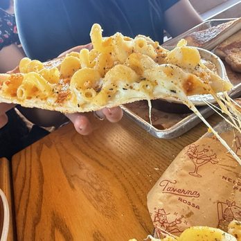 Taverna Rossa - Mac & Cheese Pizza - Pizza Near Me - Southlake, Texas