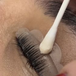 Lash Lift by Victoria - During lash lift