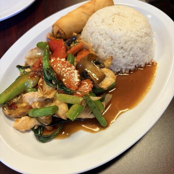 Bangkok Station NJ - Chicken Spicy Basil Sauce Lunch - Thai Near Me - Maywood, New Jersey Bangkok Station NJ - Chicken Spicy Basil Sauce Lunch - Thai Near Me - Maywood, New Jersey
