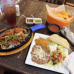 Lunch combo fajitas with corn tortillas Lunch combo fajitas with corn tortillas