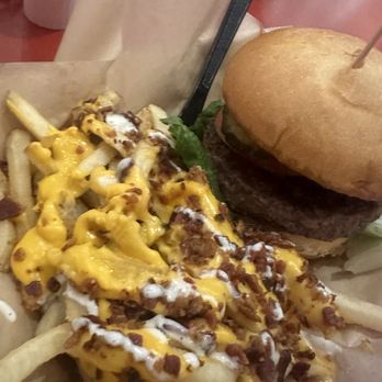 Ketchup Premium Burger Bar - Earth Burger Chili Cheese Fries - Burgers Near Me - Las Vegas, Nevada