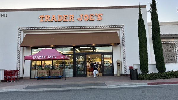 Trader Joe's by null
