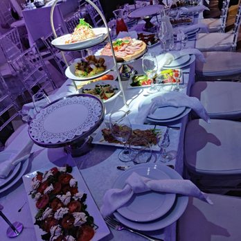 Bomond Restaurant and Lounge - Table spread - International Near Me - Vaughan, Ontario