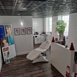 New You Health - This is an old picture of our clinic in the back. We made it discrete so no one will know if you are going to yoga, hair, or botox!