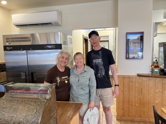 Andrade’s Honokaa Cafe by null