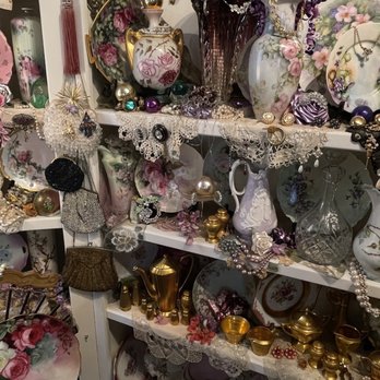 Wisteria Antiques - Antiques Near Me - Brewster, Massachusetts