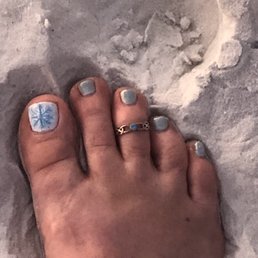 Snowflake pedicure