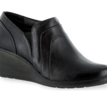 Roby's Shoes - Shoe Stores Near Me - Detroit, Michigan