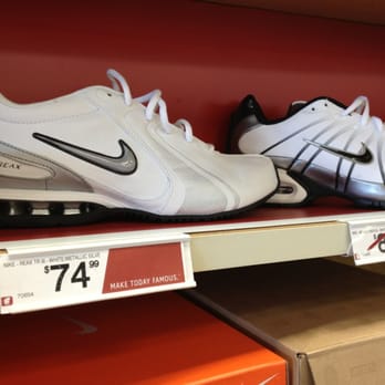 Famous Footwear - Shoe Stores Near Me - Tempe, Arizona