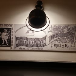 Tapas Huset - Lidt af vægudsmykningen