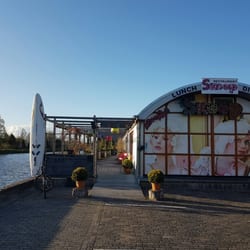 Skoop - Grappig teentje aan het water met een leuke terras.