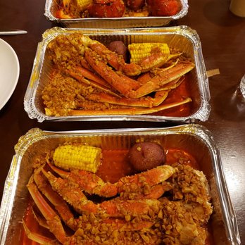 Cajun Deli - Snow crab clusters, peel 'n eat shrimp, lobster tails, corn, potatoes - Cajun/Creole Near Me - Brooklyn Park, Minnesota