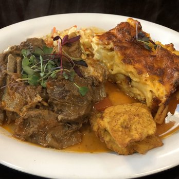 Kizin Creole Restaurant - Stewed lamb and Macaroni Au Gratin - Haitian Near Me - Chicago, Illinois