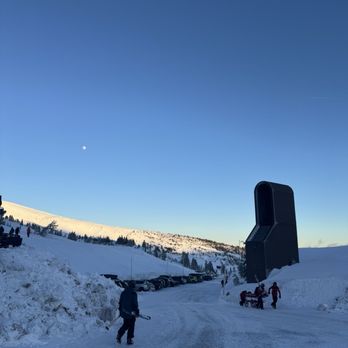 Timberline Lodge - Outside of Timberline Lodge - Ski Resorts Near Me - Government Camp, Oregon Timberline Lodge - Outside of Timberline Lodge - Ski Resorts Near Me - Government Camp, Oregon