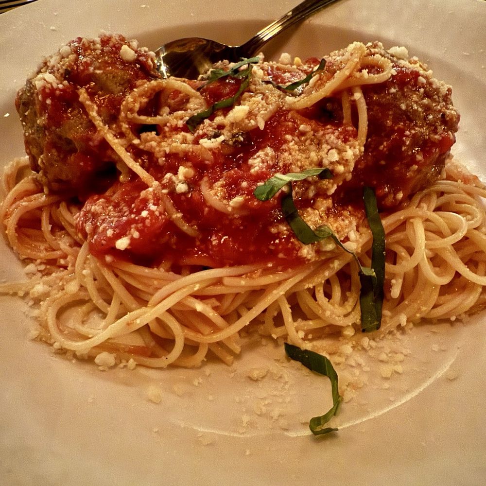 Saute' on 6th - Linguine pasta with meatballs - New American Near Me - Clarkston, Washington Saute' on 6th - Linguine pasta with meatballs - New American Near Me - Clarkston, Washington