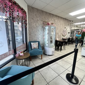 La Ro Cafe - the entrance to the restaurant - Bakeries Near Me - Kissimmee, Florida La Ro Cafe - the entrance to the restaurant - Bakeries Near Me - Kissimmee, Florida