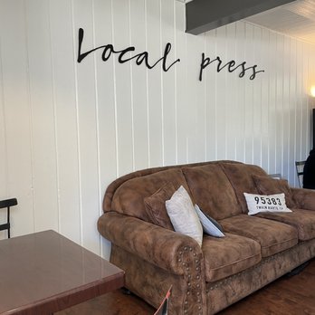 Local Press - Couch - sitting area - Coffee & Tea Near Me - Twain Harte, California Local Press - Couch - sitting area - Coffee & Tea Near Me - Twain Harte, California