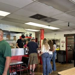 Tahoe Bros Charbroiled Burgers - Front counter area