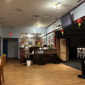 Golden China Restaurant - Inside - Chinese Near Me - Rialto, California Golden China Restaurant - Inside - Chinese Near Me - Rialto, California