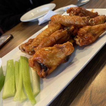 Farley Mac’s - Hot honey wings - Irish Pub Near Me - Simsbury, Connecticut Farley Mac’s - Hot honey wings - Irish Pub Near Me - Simsbury, Connecticut