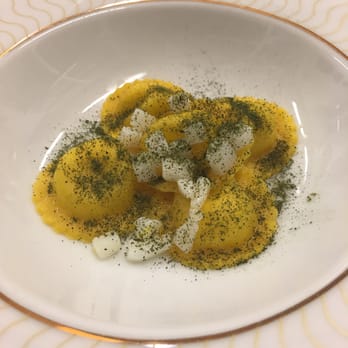 L'Imbuto - Seppia, ravioli all'olio d'oliva, cavolo nero dust - Italian Near Me - Lucca, LU