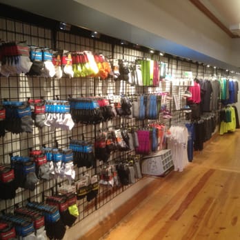 elite feet running store