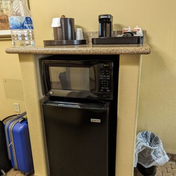 Comfort Suites Salina South - Mini fridge (with freezer) and microwave - Hotels Near Me - Salina, Kansas Comfort Suites Salina South - Mini fridge (with freezer) and microwave - Hotels Near Me - Salina, Kansas