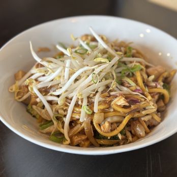 NoodleBox - Black Bean and Garlic Box with Chicken - Noodles Near Me - Hamilton, Ontario NoodleBox - Black Bean and Garlic Box with Chicken - Noodles Near Me - Hamilton, Ontario
