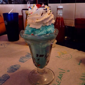 Little Anthony's Diner - Bubblegum sundae with gummy bears - American Near Me - Tucson, Arizona