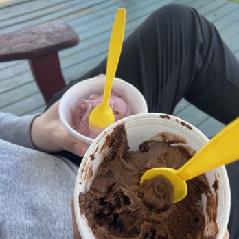 Weldon's Ice Cream Factory - Ice Cream & Frozen Yogurt Near Me - Millersport, Ohio