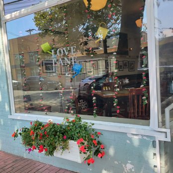 Love Lane Kitchen - Outside street view. - Breakfast & Brunch Near Me - Mattituck, New York