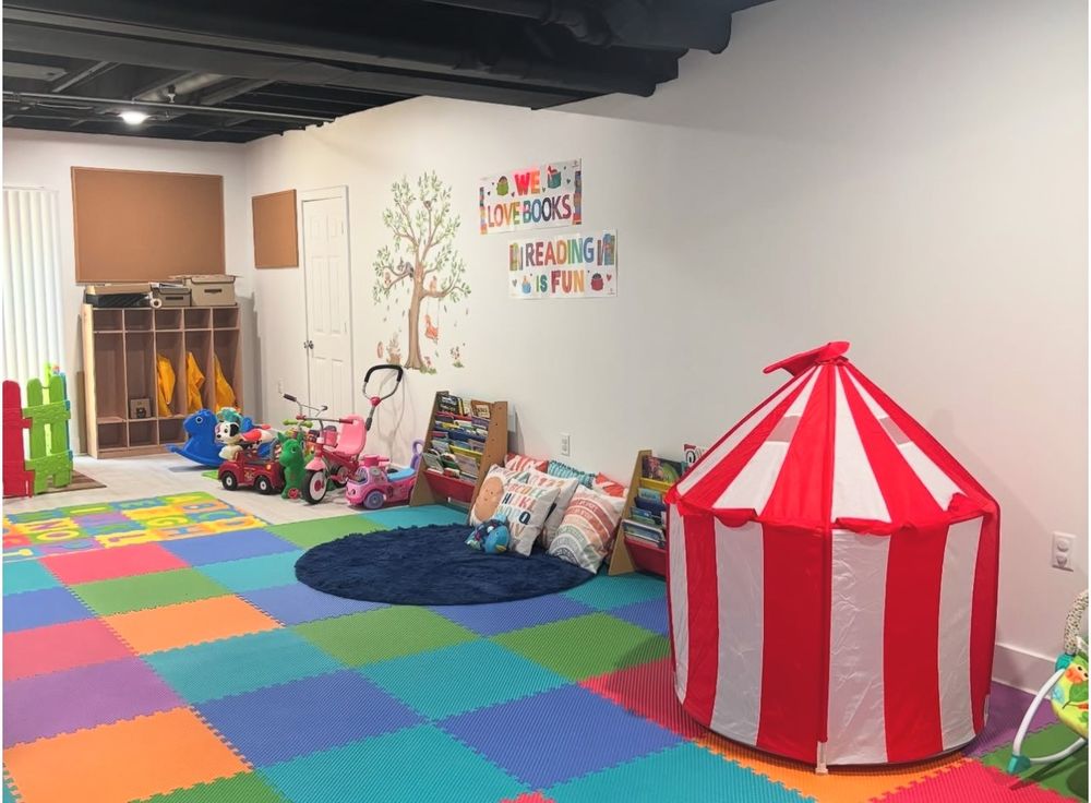 Moona's Munchkins Daycare - childcare center in Hoffman Estates, IL