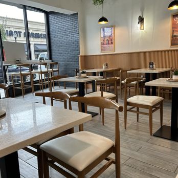 Parathas & Platters - Dining area - Indian Near Me - Hackensack, New Jersey