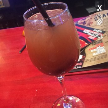 St. Louis Bar & Grill - The mud water she gave me. 0 stars for presentation. - Sports Bars Near Me - Woodbridge, Ontario
