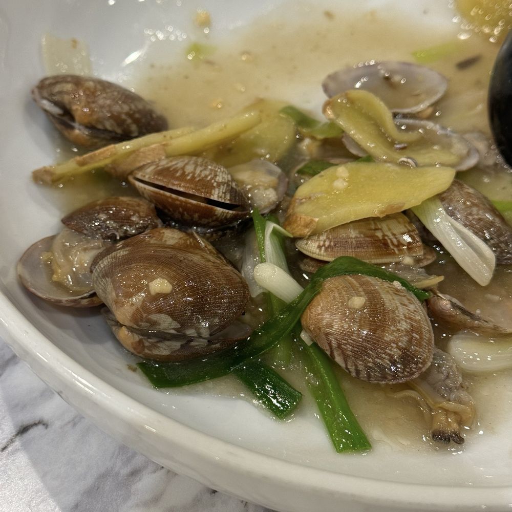 Kin’s Restaurant - Clam with Ginger & Onion - Vietnamese Near Me - Carrollton, Texas Kin’s Restaurant - Clam with Ginger & Onion - Vietnamese Near Me - Carrollton, Texas