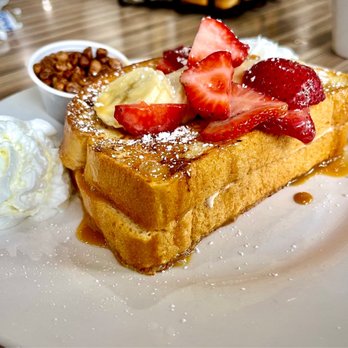 @ The Diner - Pecan French toast - Breakfast & Brunch Near Me - Orlando, Florida @ The Diner - Pecan French toast - Breakfast & Brunch Near Me - Orlando, Florida