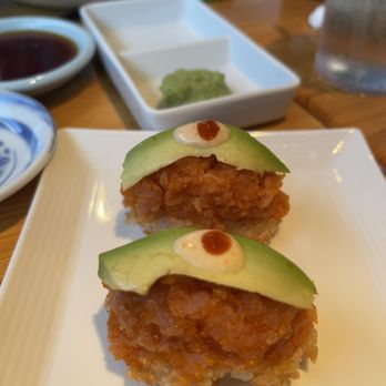 Sushi Karen - MUST HAVE! Spicy Tuna on Crispy Rice!! - Sushi Bars Near Me - Pasadena, California Sushi Karen - MUST HAVE! Spicy Tuna on Crispy Rice!! - Sushi Bars Near Me - Pasadena, California