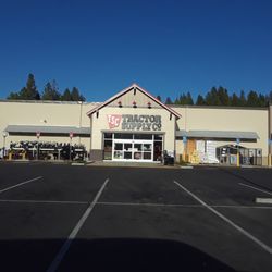 Tractor Supply - Tractor Supply, Grass Valley
