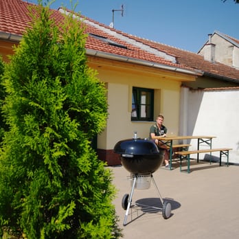 Pension Max Valtice - Gril - Guest Houses Near Me - Valtice, JM