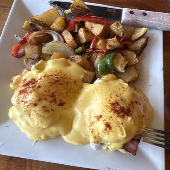 New Vintage Grill - Eggs Benedict - Pizza Near Me - Bakersfield, California New Vintage Grill - Eggs Benedict - Pizza Near Me - Bakersfield, California
