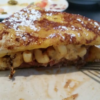 BBQ4LIFE - Broodwich... you cant go wrong with pulled pork, mac and cheese and bbq sauce.  It is amazing!! - Barbeque Near Me - Boise, Idaho