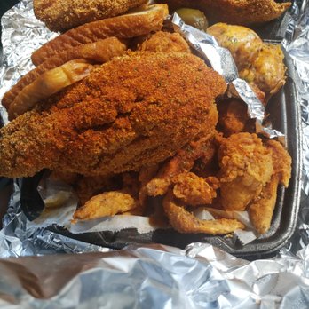​Aunt Irene's Kitchen - 2 catfish fillets, 7 wings, corn, potatoes and toast - Seafood Near Me - Dallas, Texas