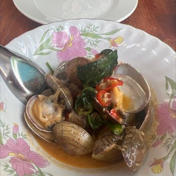 Fish Cheeks - Manila Clams - Seafood Near Me - New York, New York Fish Cheeks - Manila Clams - Seafood Near Me - New York, New York