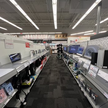 Staples - Shipping Centers Near Me - North Brunswick, New Jersey