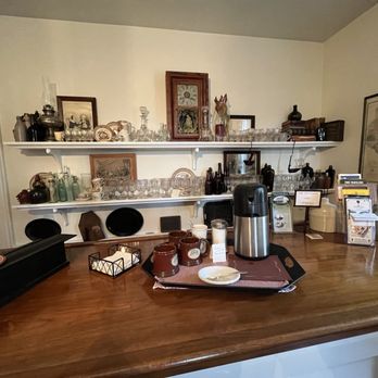 Eagle Centre House Bed & Breakfast - Coffee isn't available until 7:30a - Hotels Near Me - Eagle, Wisconsin