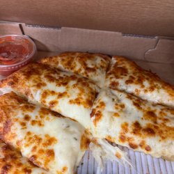 Mike's Pizzeria - Cheesy garlic bread