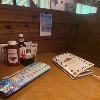 Texas Roadhouse - Booth - Steakhouses Near Me - Durham, North Carolina