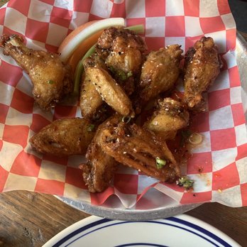 Queens Bully - Sticky Wings - Gastropubs Near Me - Forest Hills, New York