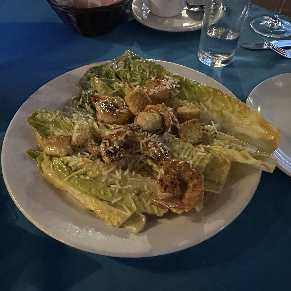 Las Mariscadas - Caesar salad with grilled shrimp. - Seafood Near Me - Cabo San Lucas, BCS Las Mariscadas - Caesar salad with grilled shrimp. - Seafood Near Me - Cabo San Lucas, BCS